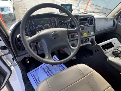 Used 2018 FREIGHTLINER M2 106 Tractors & Trailers Florida US | Truck and Van Outlet #1506268