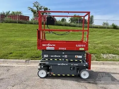 USED 2022 Skyjack SJ3219E