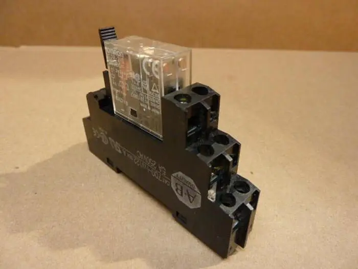 Used ALLEN BRADLEY 700-HN122 SER A Relays & Switches Michigan US | Ideal Machinery #591669