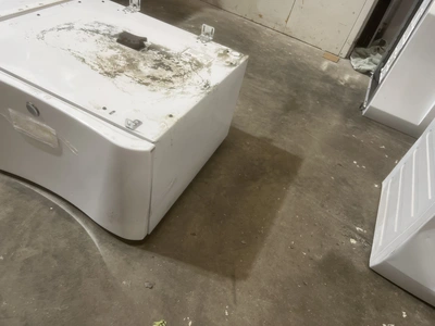 Used ELECTROLUX/FRIGIDAIRE PEDESTAL  SET Residential Appliances Michigan US | Miedema Asset Management Group #1322316