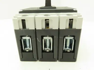 Siemens VL 160X 3VL1703-1DA33-0AA0 Circuit Breaker 3-Pole 3PH 32A 690VAC 250VDC