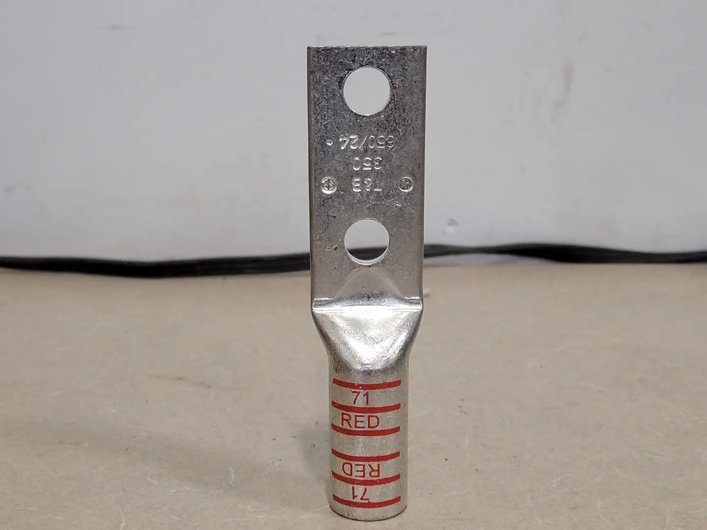 Compression Terminal Lug Red 71 350MCM 650/24 (Box of 2)