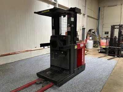 Used RAYMOND 520OPC30TT Order Pickers Illinois US | Somerset Equipment Sales #1546148