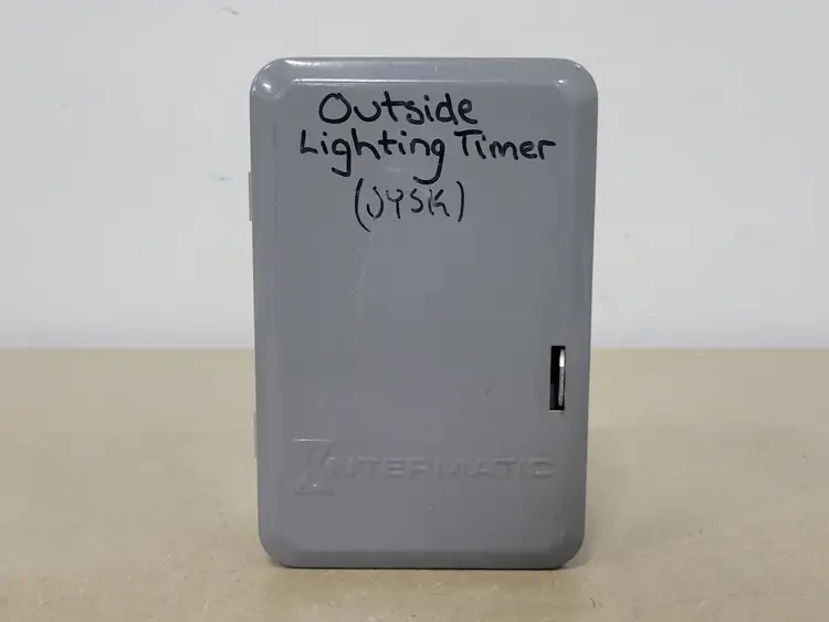 Used INTERMATIC T101 Switchgears British Columbia CA | Lenmark #240717