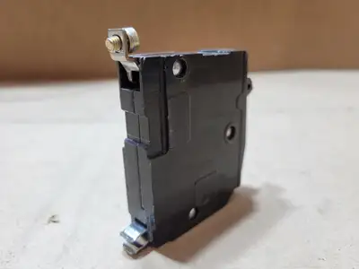 Used SQUARE D QOB115 Switchgears British Columbia CA | Lenmark #1486891