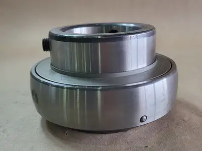 NEW SKF UC212-35S