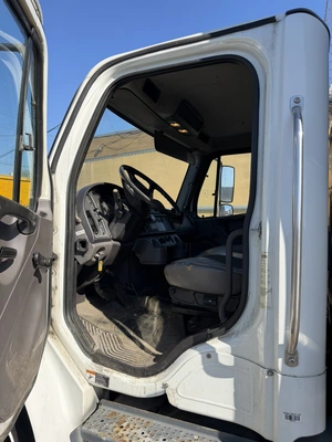 Used 2016 FREIGHTLINER _UNKNOWN_ Box trucks Ohio US | Miedema Asset Management Group #1578140