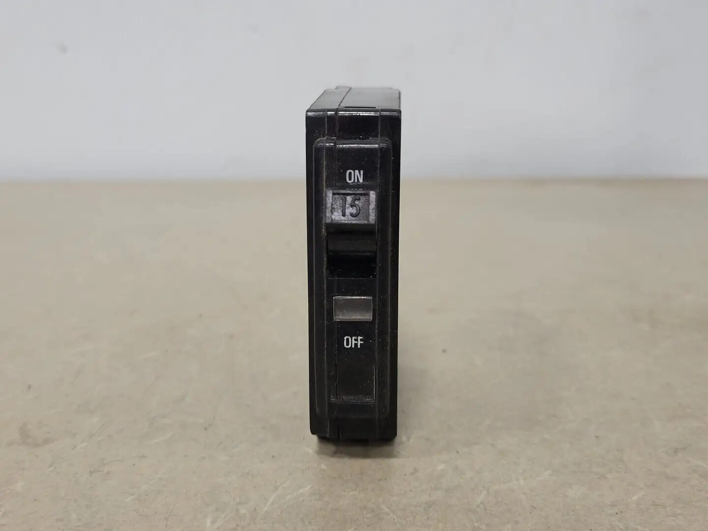 USED SQUARE D QO115