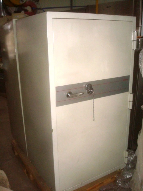 Used _UNKNOWN_ _UNKNOWN_ Safes GB | Rigal Bennett #1053366