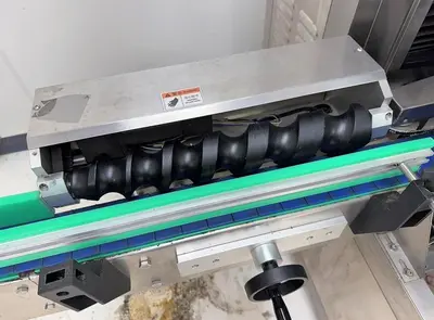 Yiman Manufacturing - Shrink Sleeve Labeler