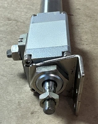 NEW SMC CDLM2HL32-200-D