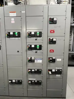 Advantage 2100 MCC, 600V, 3-Ph, 1200A, 11 Sections