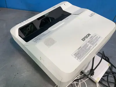 Used EPSON BRIGHTLINK PRO 1450UI Commercial Audio/Visual Equipment Ohio US | HGR 24 #1415129