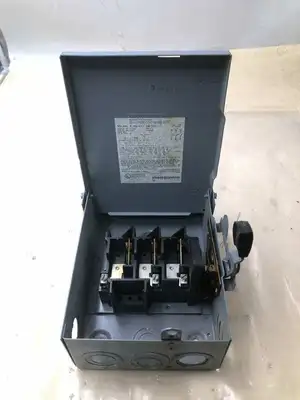 Square D DU321RB 30A Safey Disconnect Switch 240VAC