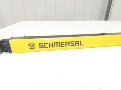 Schmersal SLC440-R-0890-14-01 Safety Light Curtain Receiver 890mm 24VDC 0.3-7m