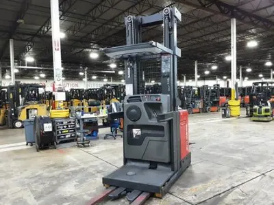 USED 2018 RAYMOND 560-OPC30TT