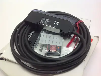 New | in-Stock KEYENCE Amplifier Main Unit, PNP Transducers Michigan US | Maverick Industrial Sales #1401019