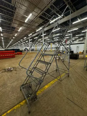 Used _UNKNOWN_ _UNKNOWN_ Ladders North Carolina US | Myron Bowling Auctioneers Inc #1543482