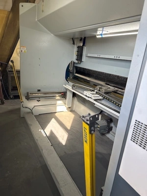 2023 ACCURL Genius Pro B32135 Press Brakes | SNL Machine Trader LLC (3)
