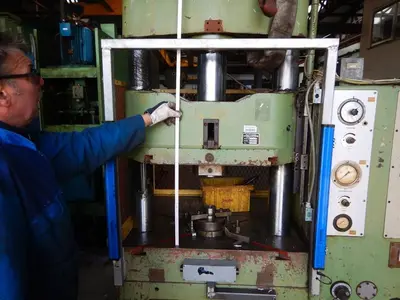 USED LAUFFER 60 TON