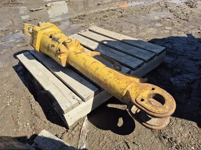 USED CATERPILLAR 232-0652