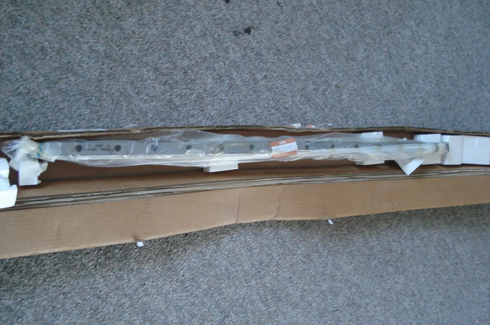 NEW IKO LINEAR BEARING RAIL LWH3C