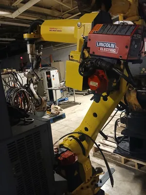 2014 FANUC ROBOTICS Arc Mate 120iC Robot Lincoln 400i Welder Mig Welding | ACES Robotics Ltd (3)