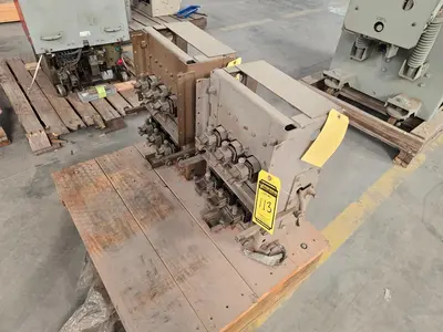 Used _UNKNOWN_ _UNKNOWN_ Circuit Breakers Indiana US | Myron Bowling Auctioneers Inc #1504007