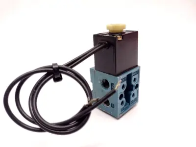 611B-11-614BA | MAC Valves  Solenoid Valve 24VDC 8.5W 150PSI - Used