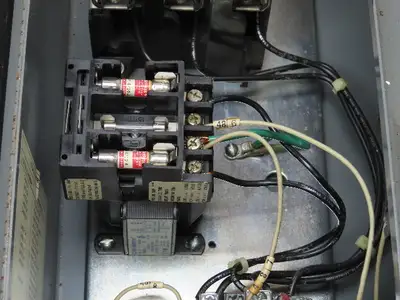 Cutler Hammer A30CD0 Combination Motor Starter 10Hp 480V 3Ph Size 1 Fused
