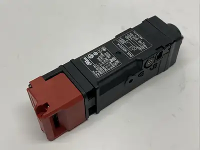 D4SL-N3UFG-N | Omron  Guard Lock Safety Door Switch - New Other