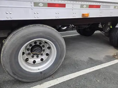 USED 2011 UTILITY 53FT