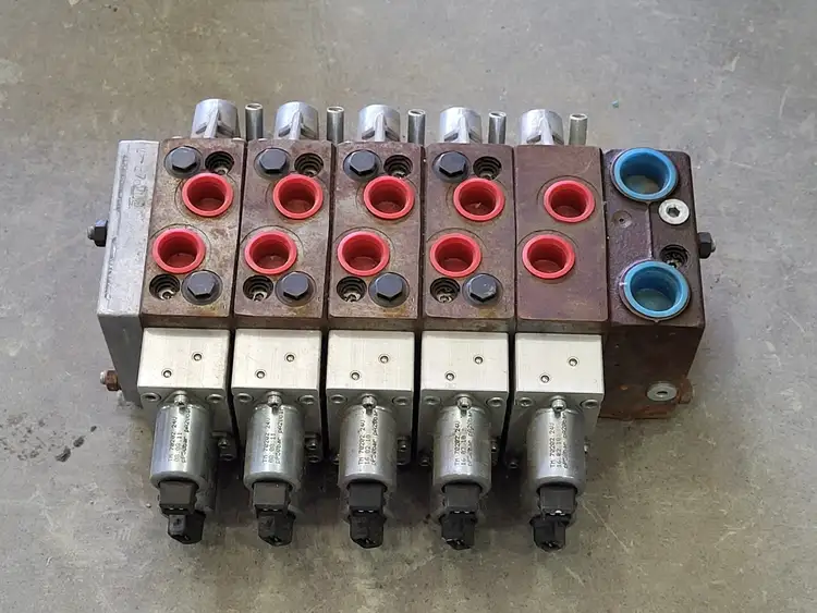 New | in-Stock SAUER DANFOSS PVHC 11061227 Valves/Fittings British Columbia CA | Lenmark #255557