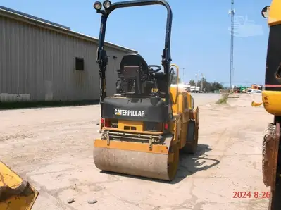Used 2012 CATERPILLAR CB24XT Tandem Rollers New York US | Beck Equipment #1509318