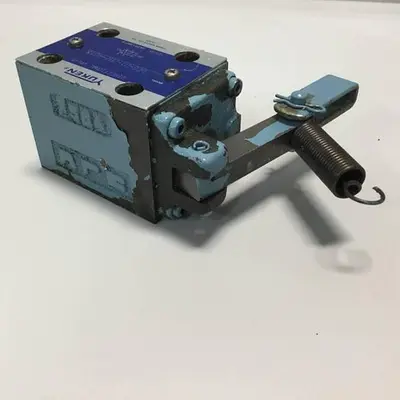 USED YUKEN DCG-01-2B2-4018