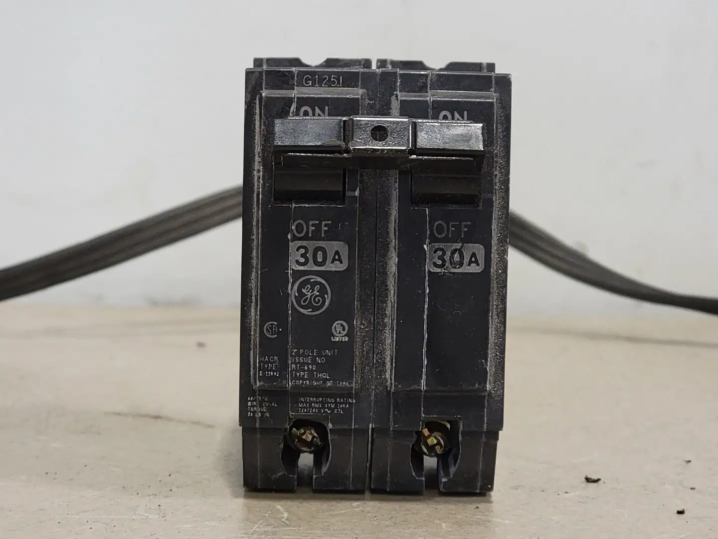 Used GENERAL ELECTRIC THQL230 Switchgears British Columbia CA | Lenmark #241164
