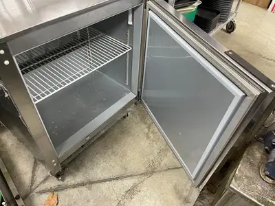 Used Beverage Air Used 27" Beverage Air UCR27A-23 Undercounter Commercial Refrigerator 120V Undercounter Refrigerators Illinois US | Falcon Restaurant Supply #1376352