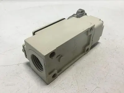 USED YAMATAKE LJA10-11A21N-003