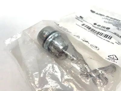 NEW ALLEN BRADLEY ALTERNATE ACTION PUSHBUTTON