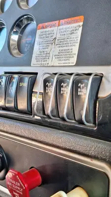 USED 2013 KENWORTH T800