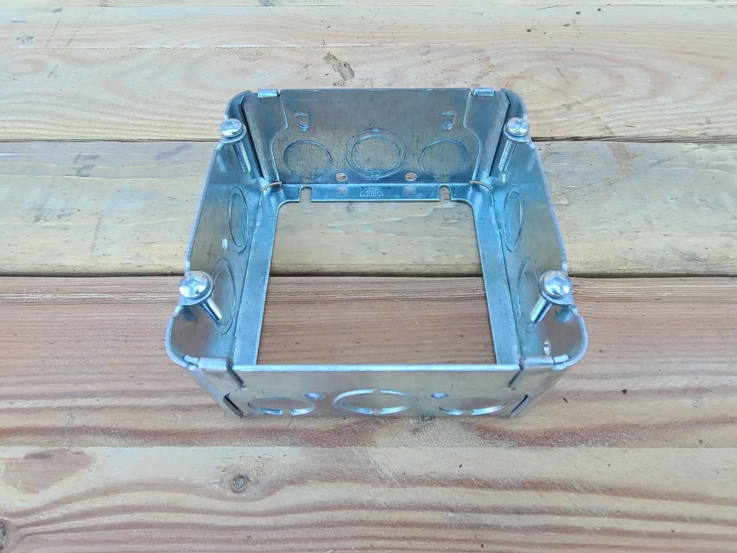 NEW RANGE OUTLET BOX 4-11/16 IN. SQUARE EXTENSION RING