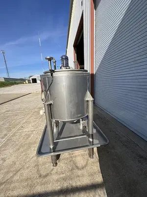 Stainless steel mix tank with pump and lightning agitator