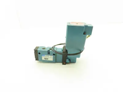 MAC 811C-2E-110EA-152 Pneumatic Air Solenoid Valve 120V 150 PSI 1/4" NPT 5 Way