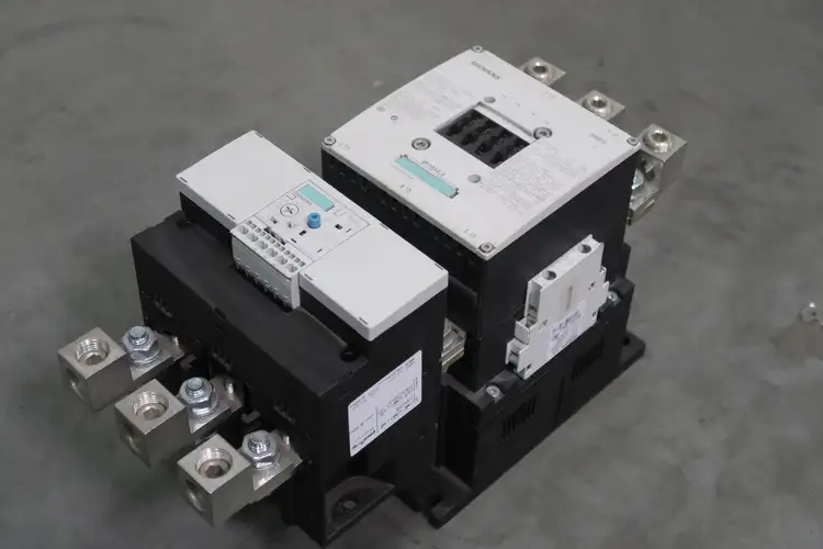 Used SIEMENS 3RT1064-6...6 Switchgears British Columbia CA | Lenmark #241091