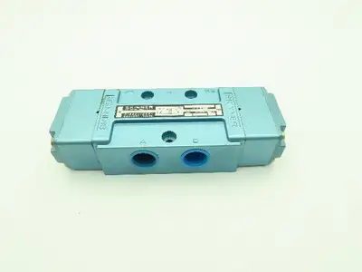 Skinner S4AACBX5 Pneumatic Directional Control Valve 5-Way 2 Pos 150PSI 3/4" NPT