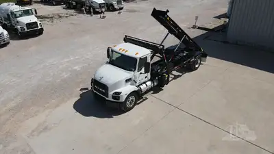 New | in-Stock 2027 MACK MD7 Rolloff Trucks Texas US | Roll Off Truck World #1491924