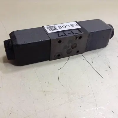 USED VICKERS DG4V-3-6C-M-U-HL7-60