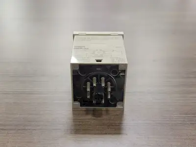 USED OMRON H3CR-A8