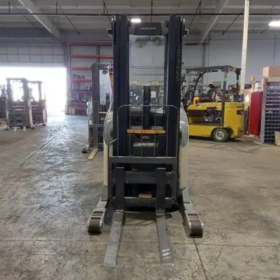 USED 2016 CROWN RR5725-45