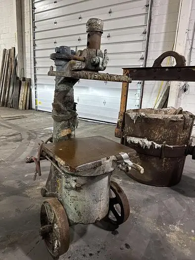 Used INTERNATIONAL SQUEEZER, H494 Foundry Molding Machines | World Equipment and Machine Sales #394622